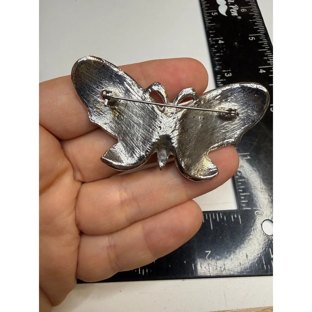 N/A butterfly brooch
